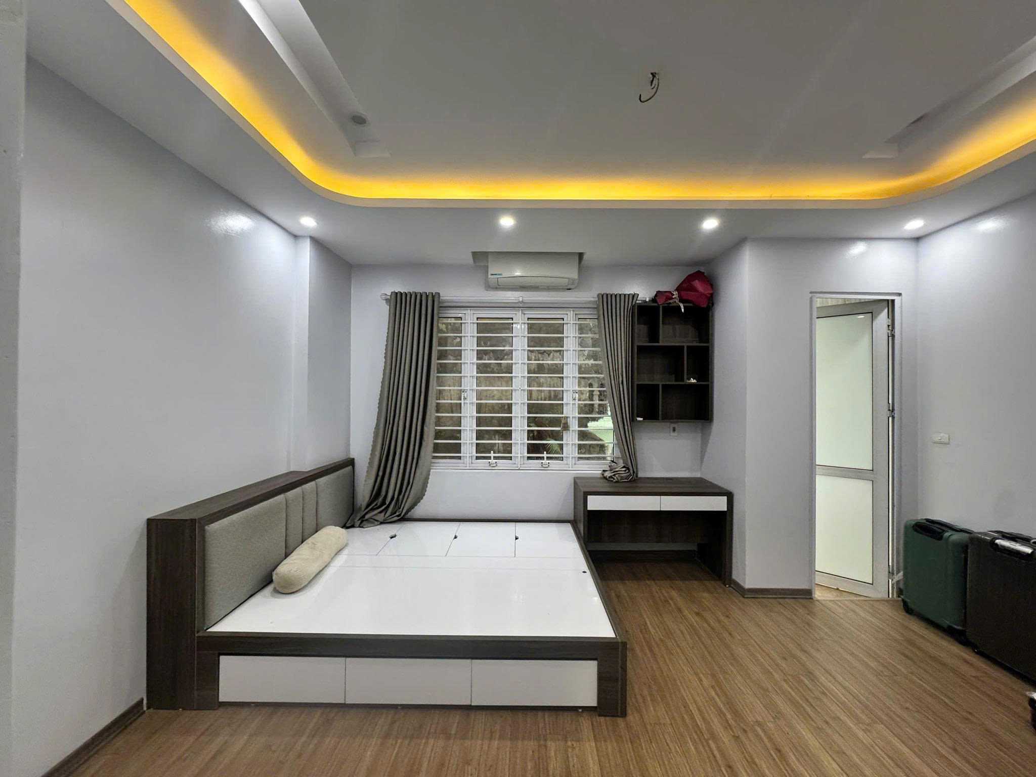 Cho thuê nhà ngõ 290  Lĩnh Nam, 5 tầng x 35m2, 3PN, 4 WC, 10.5 Triệu - Ảnh chính